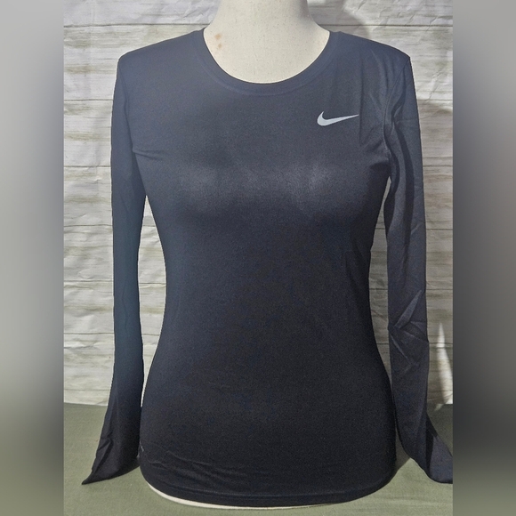 Nike Tops - Nike Dry Fit Women's Small Black Long Sleeve Tee